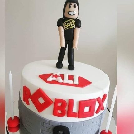 DG 014 Roblox Doğum Günü Pastası