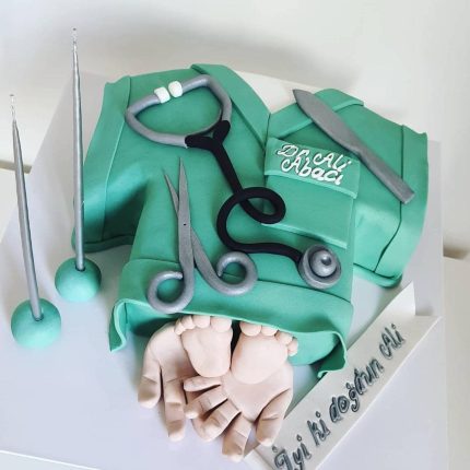 İ 003 Doktor Pastası